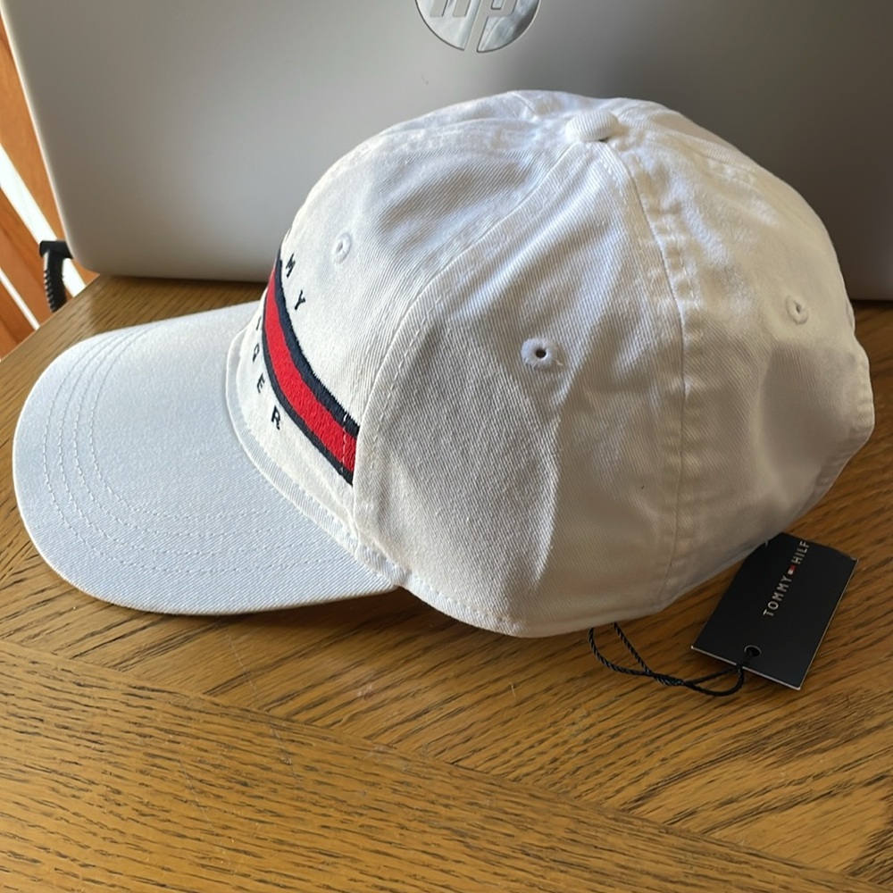 Tommy Hilfiger Men's White Logo Baseball Cap/Hat Adjustable Strap One Size NWT - Picture 2 of 6